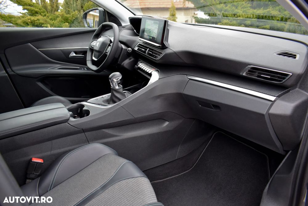 Peugeot 3008 PureTech 130 Stop & Start GPF Allure - 28