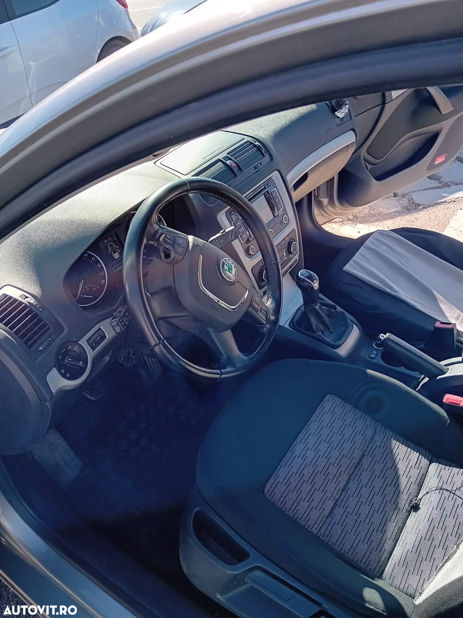 Skoda Octavia 1.6 TDI AMBITION - 8