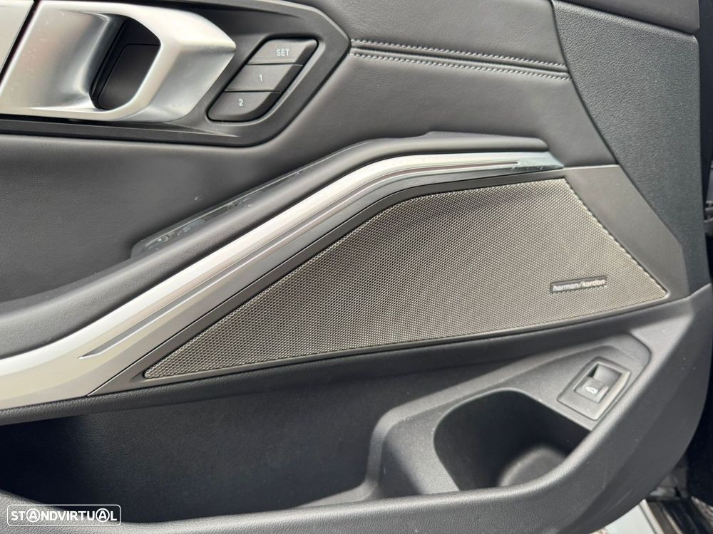 BMW M3 Competition xDrive - 23