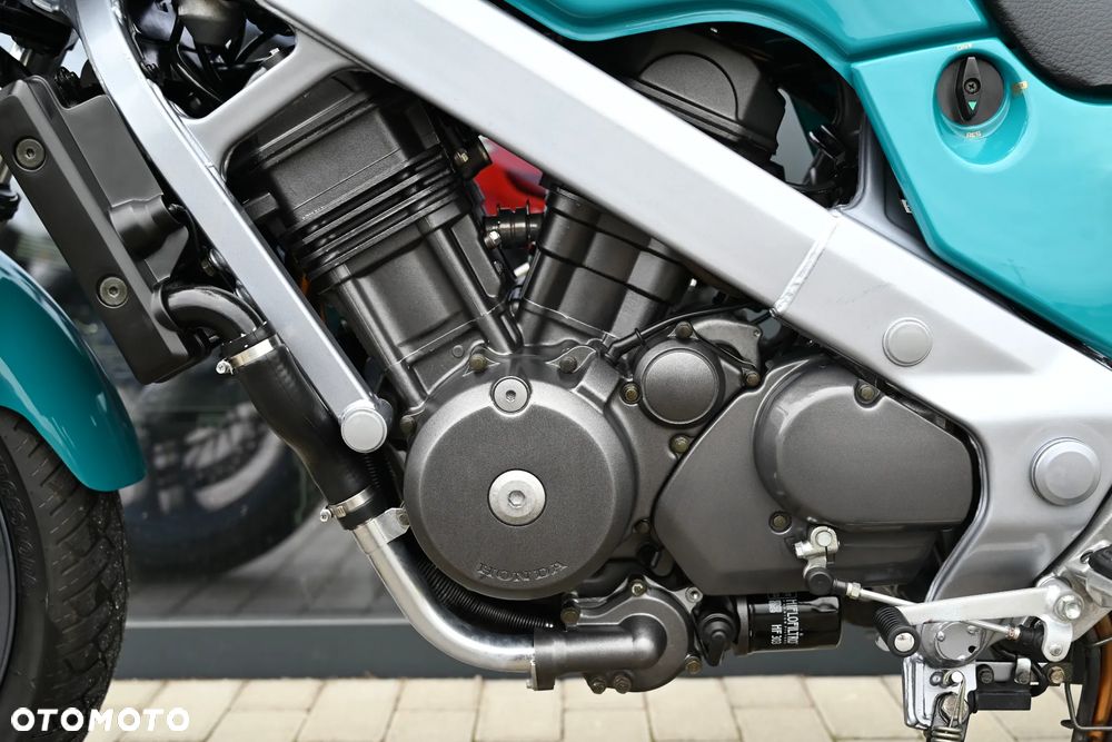 Honda NTV - 10