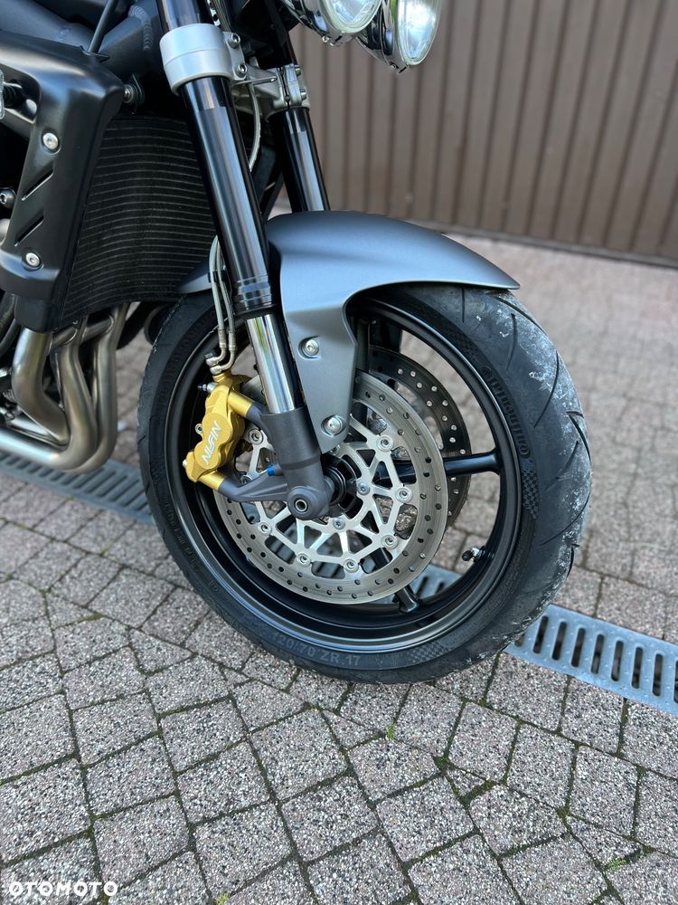 Triumph Street Triple - 15