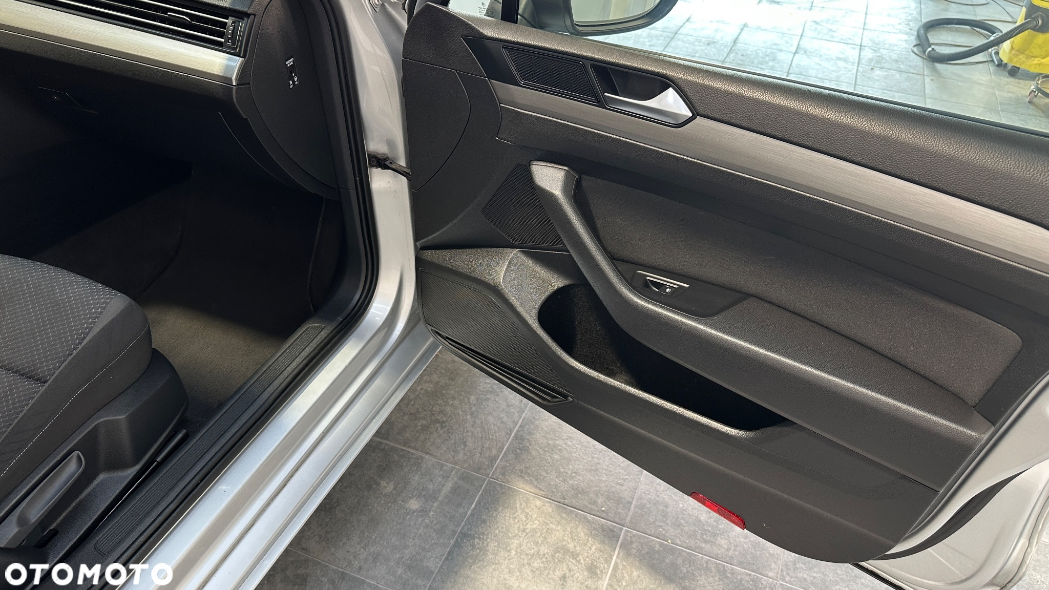 Volkswagen Passat 1.4 TSI BMT ACT Comfortline - 24