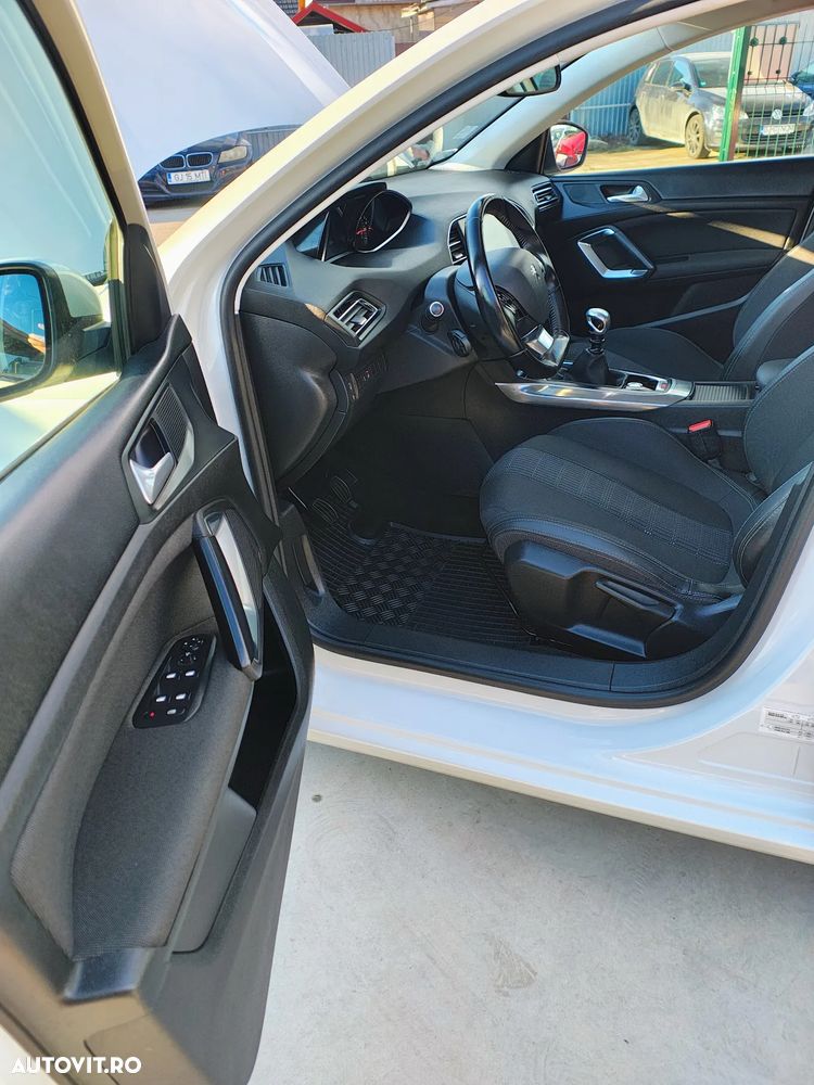 Peugeot 308 PureTech 130 GPF Stop & Start Allure Pack - 10