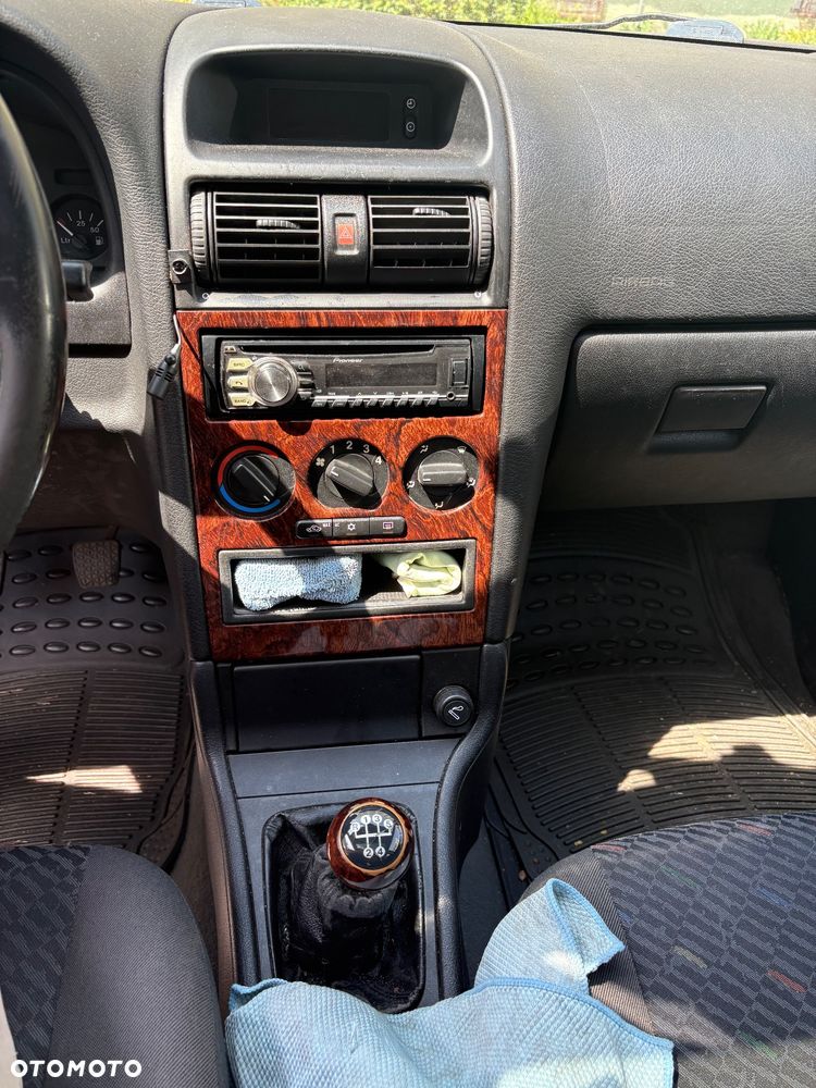 Opel Astra 1.6 - 17
