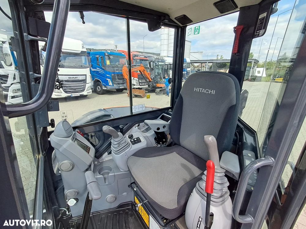 Hitachi ZX48-6 ZAXIS 48U DOUA CUPE , PICON SI LAMA TIP BULDOZER - 18