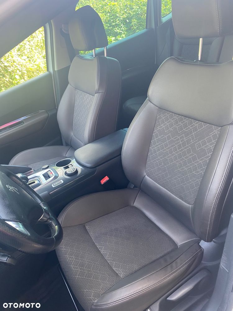 Peugeot 3008 2.0 HDi HYbrid4 - 18