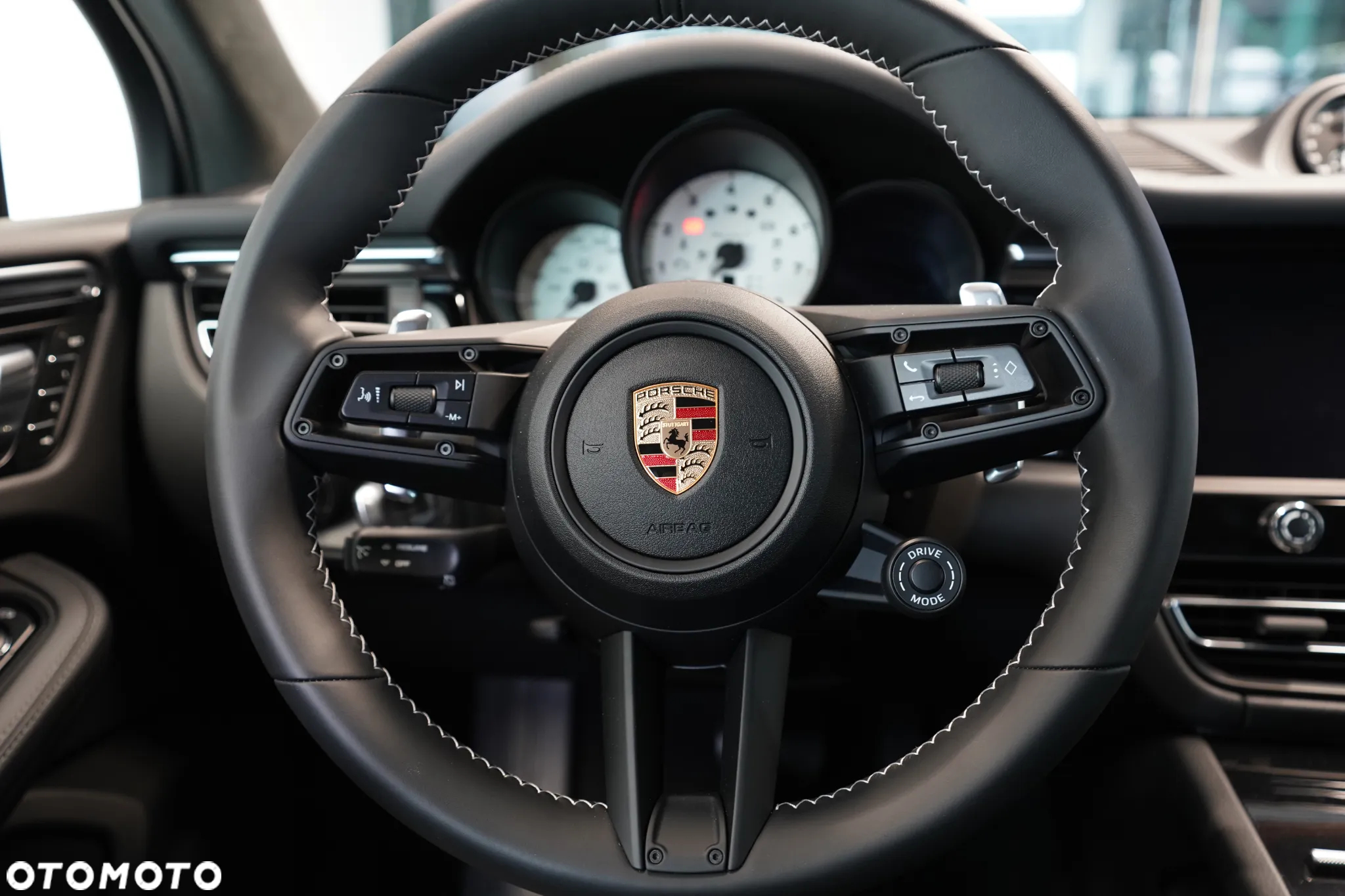 Porsche Macan T - 14