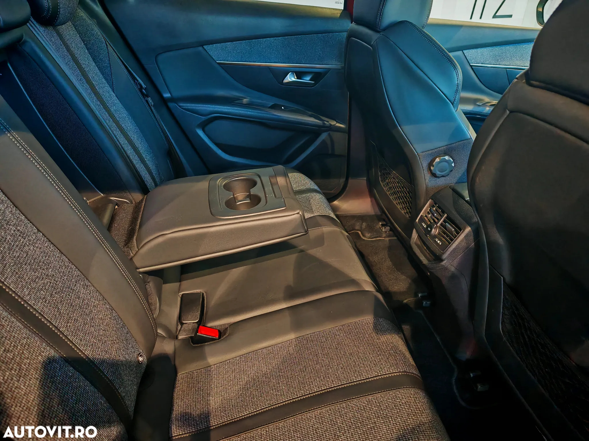 Peugeot 3008 1.2 PureTech S&S EAT8 Allure - 10