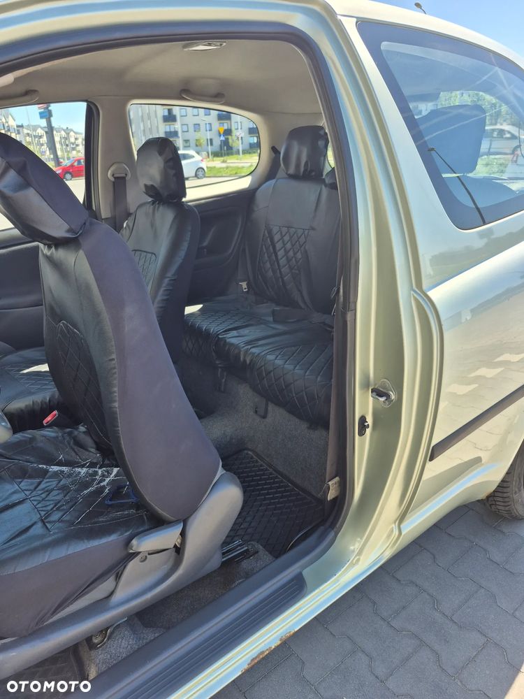 Toyota Yaris 1.0 Luna - 14
