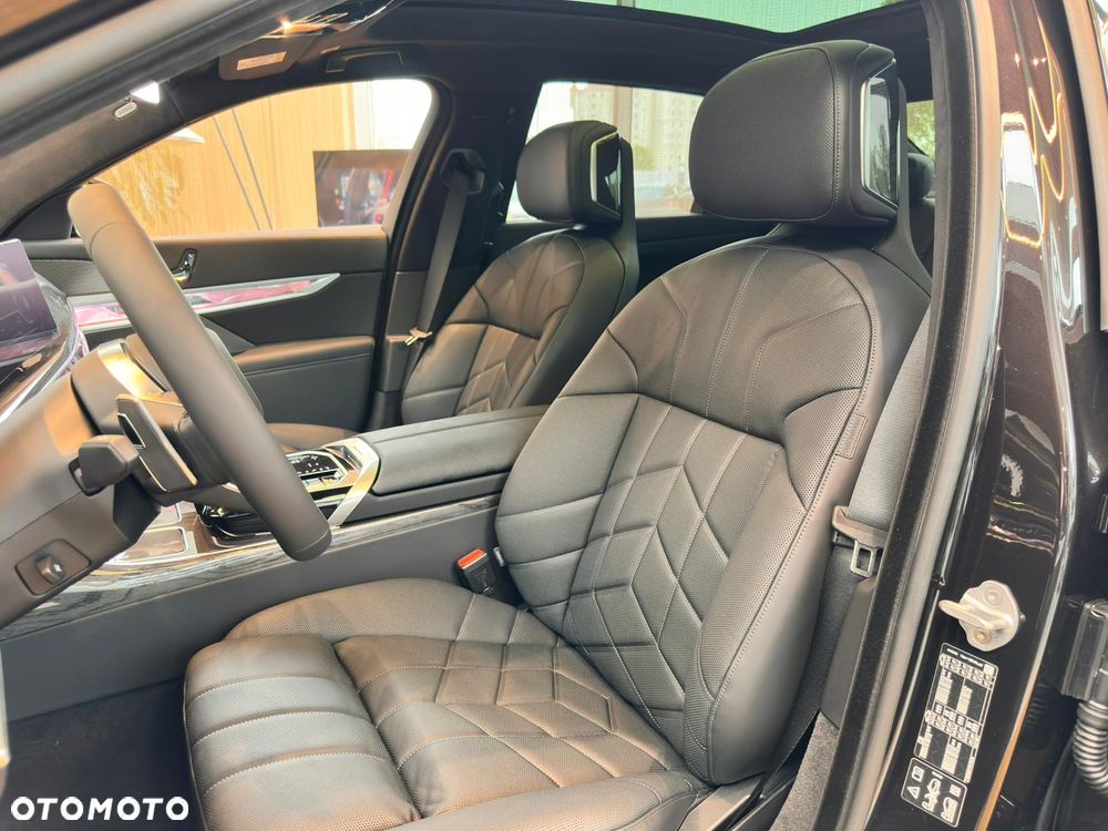 BMW Seria 7 740d xDrive mHEV Nero Lusso Edition sport - 9
