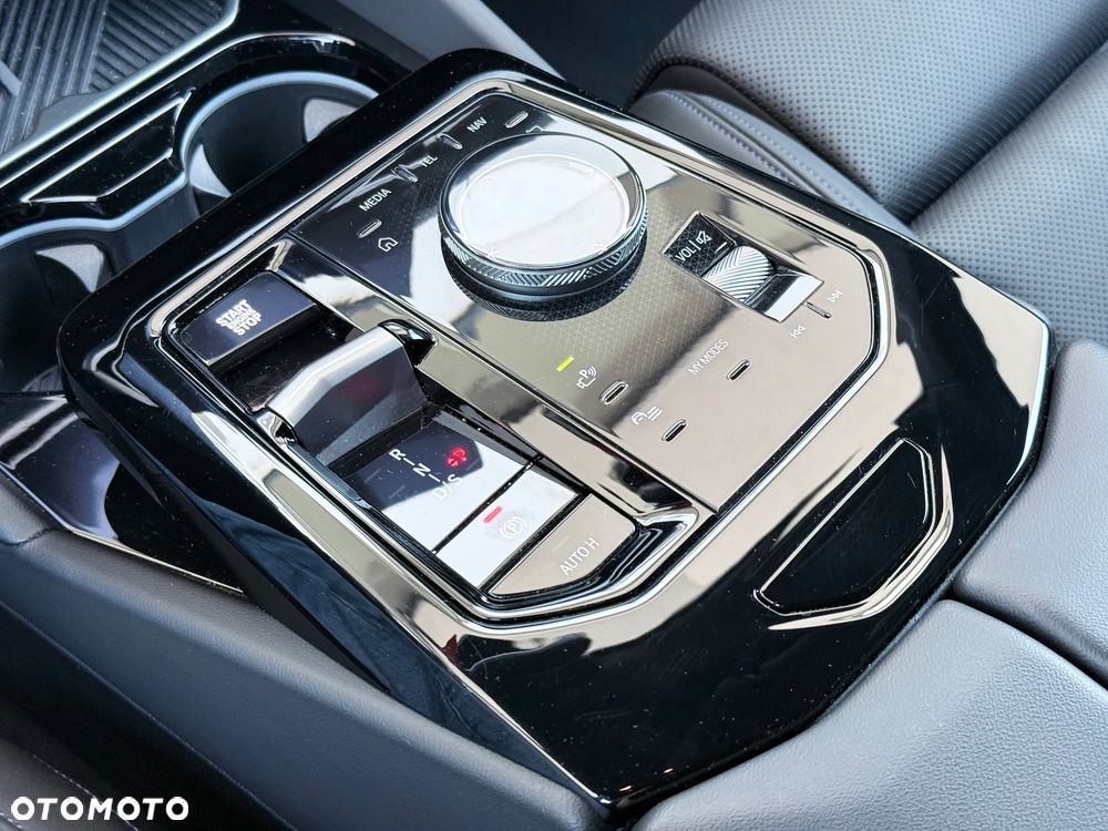 BMW Seria 5 540d xDrive - 24