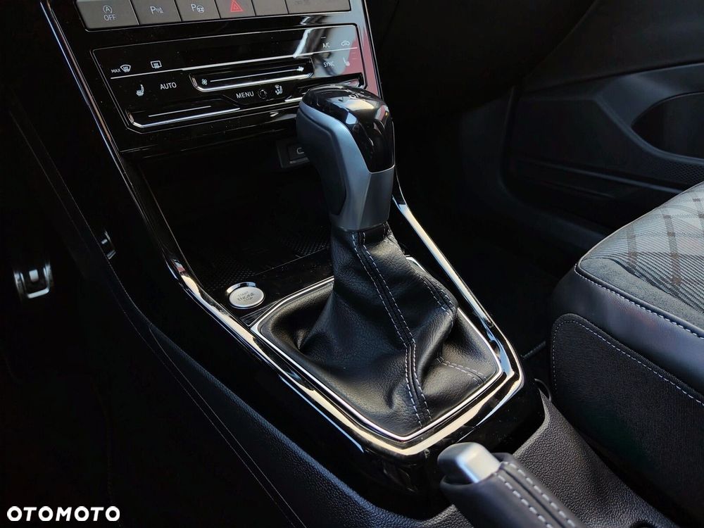 Volkswagen T-Cross - 17