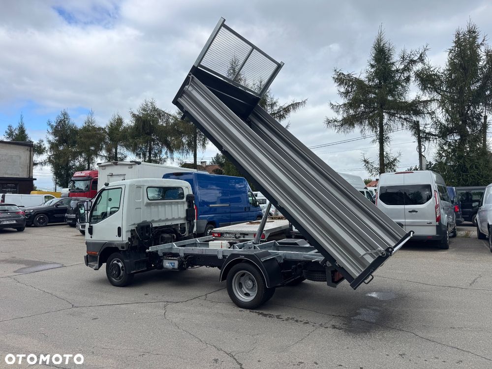 Mitsubishi Canter - 12