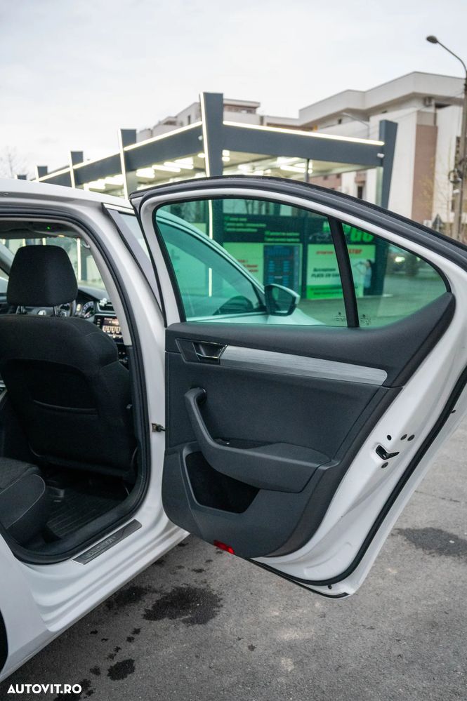 Skoda Superb 1.6 TDI DSG Style - 9