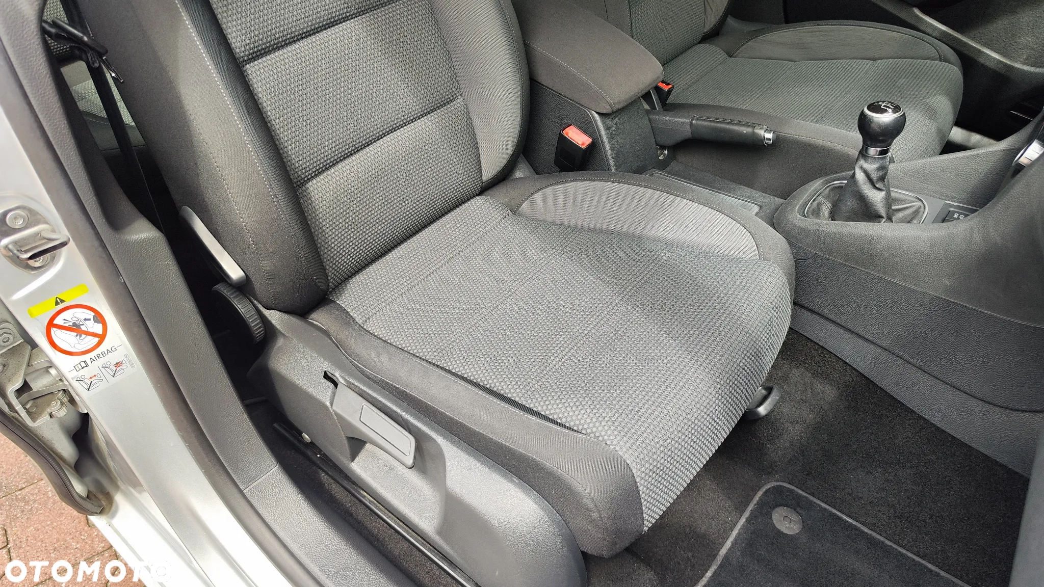 Volkswagen Golf VI 1.6 Comfortline - 31