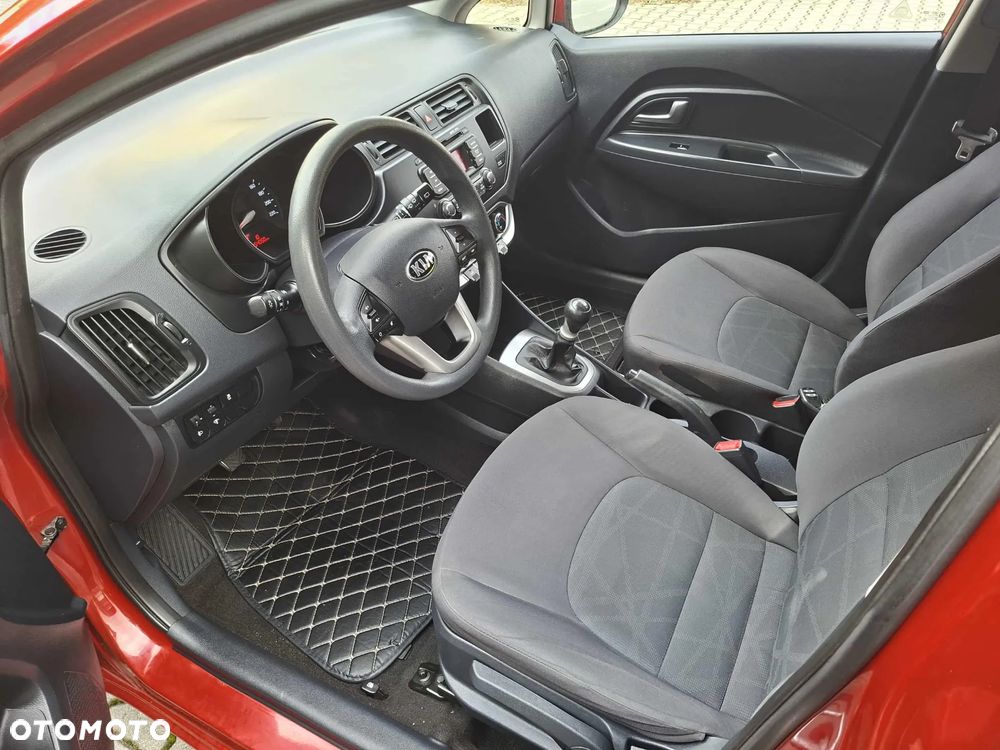 Kia Rio - 7