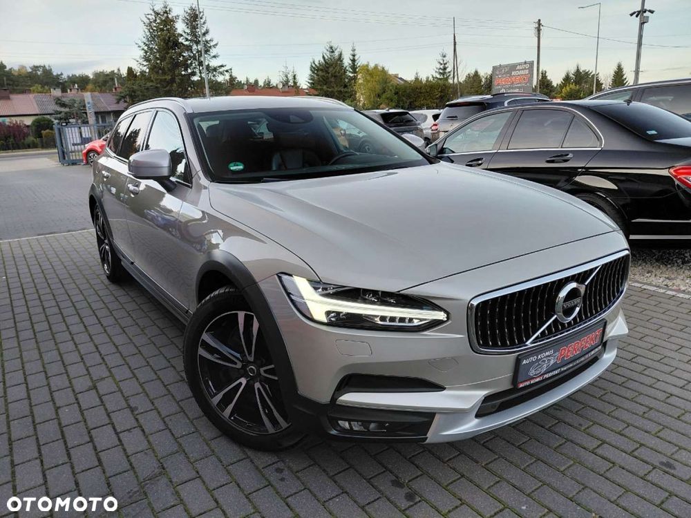 Volvo V90 Cross Country - 4