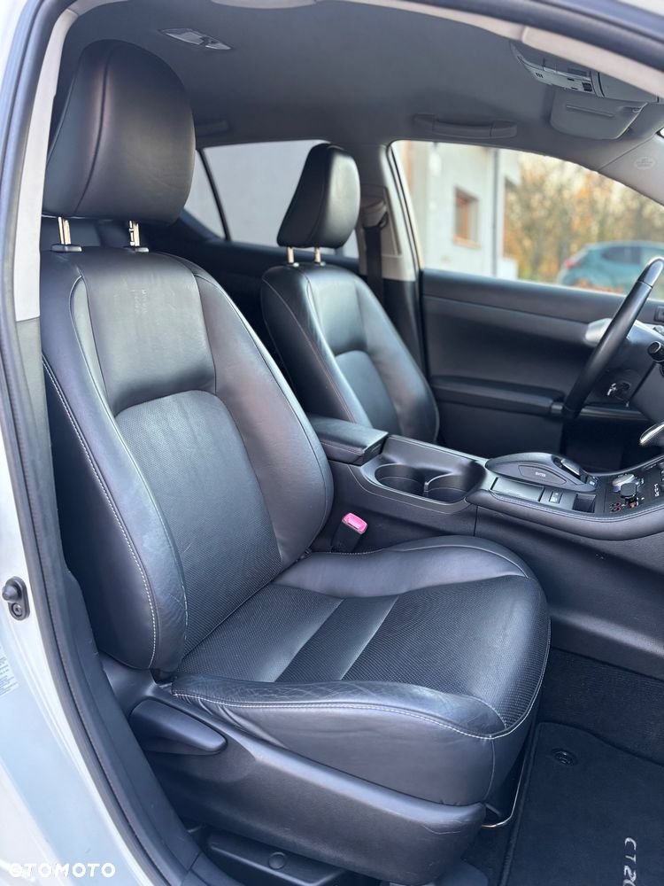 Lexus CT 200h Prestige - 24