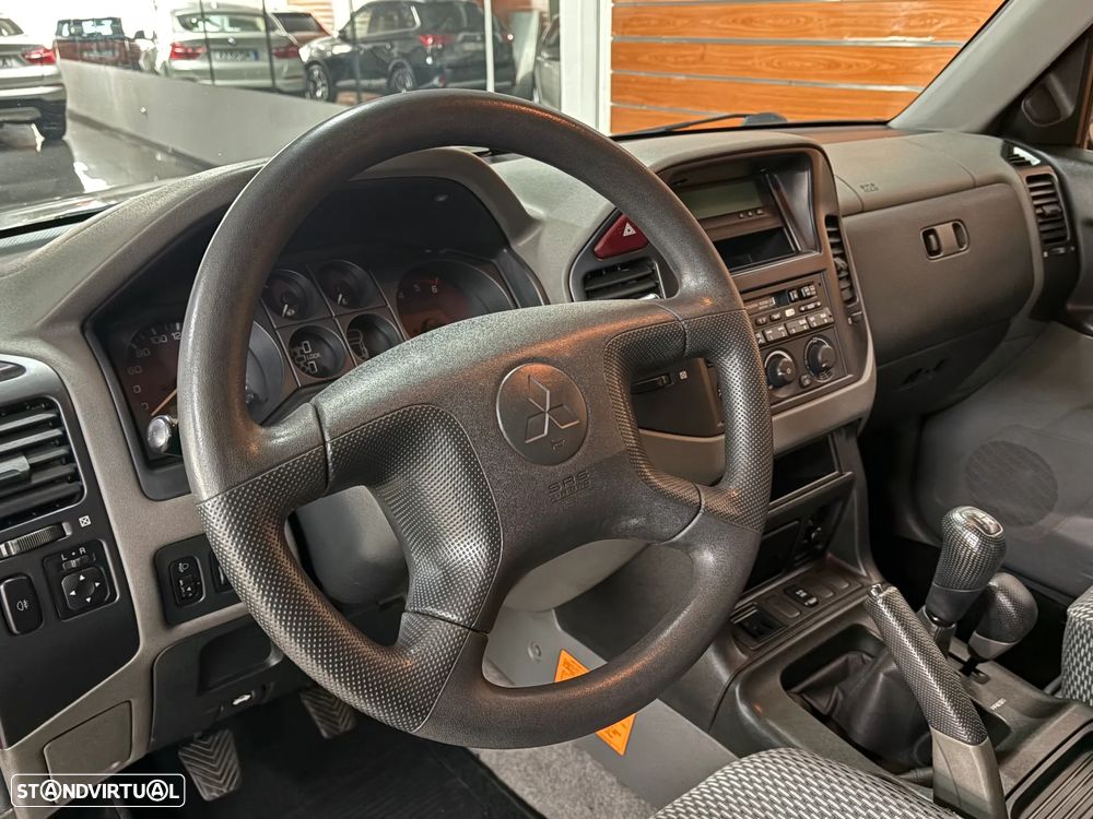 Mitsubishi Pajero 2.5 TD GLX - 8