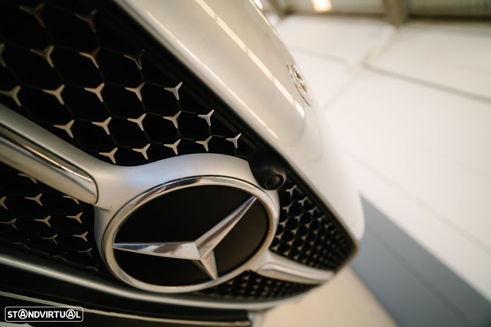 Mercedes-Benz C 300 e AMG Line - 12