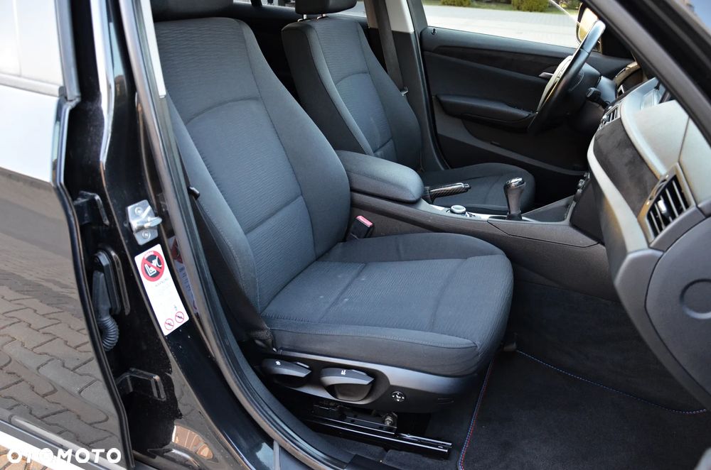 BMW X1 sDrive18d Sport Line - 36