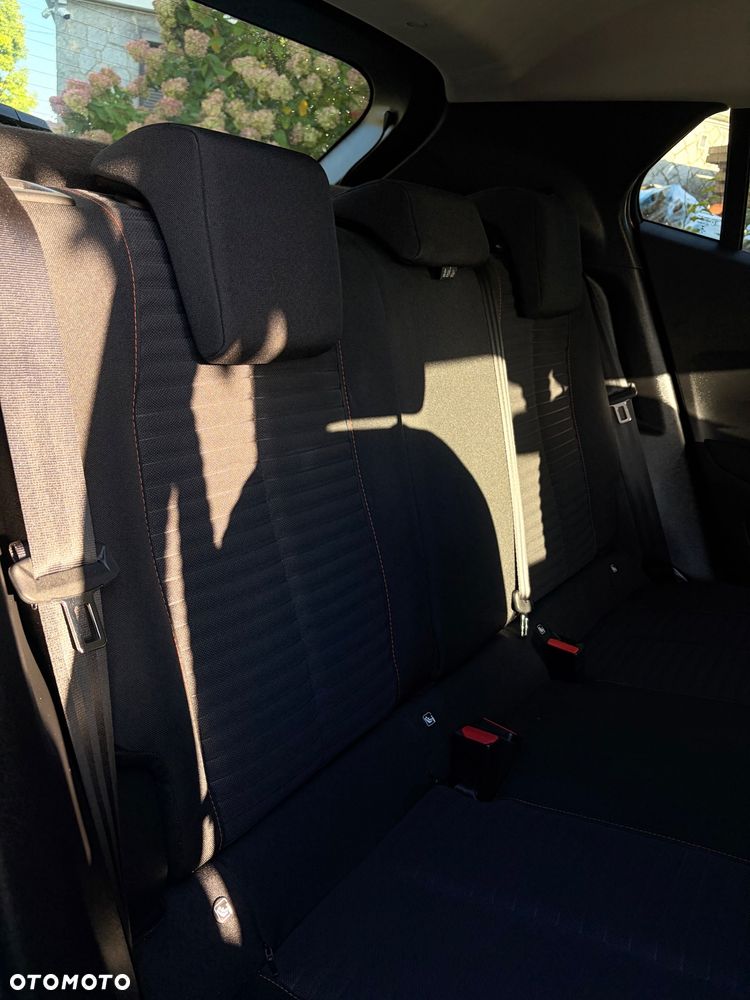 Peugeot 2008 1.2 PureTech Active S&S - 21