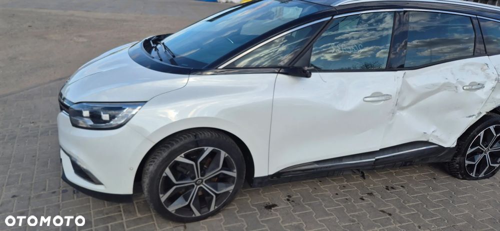 Renault Grand Scenic - 11