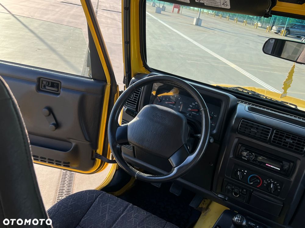 Jeep Wrangler - 31