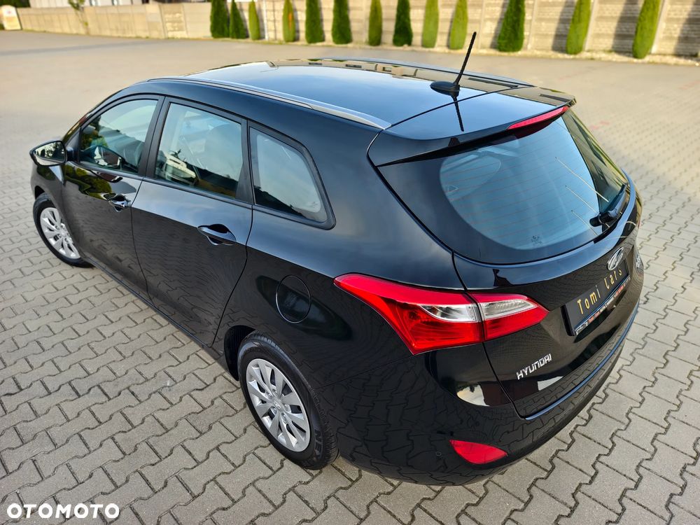 Hyundai i30 Kombi 1.4 Passion Plus - 38