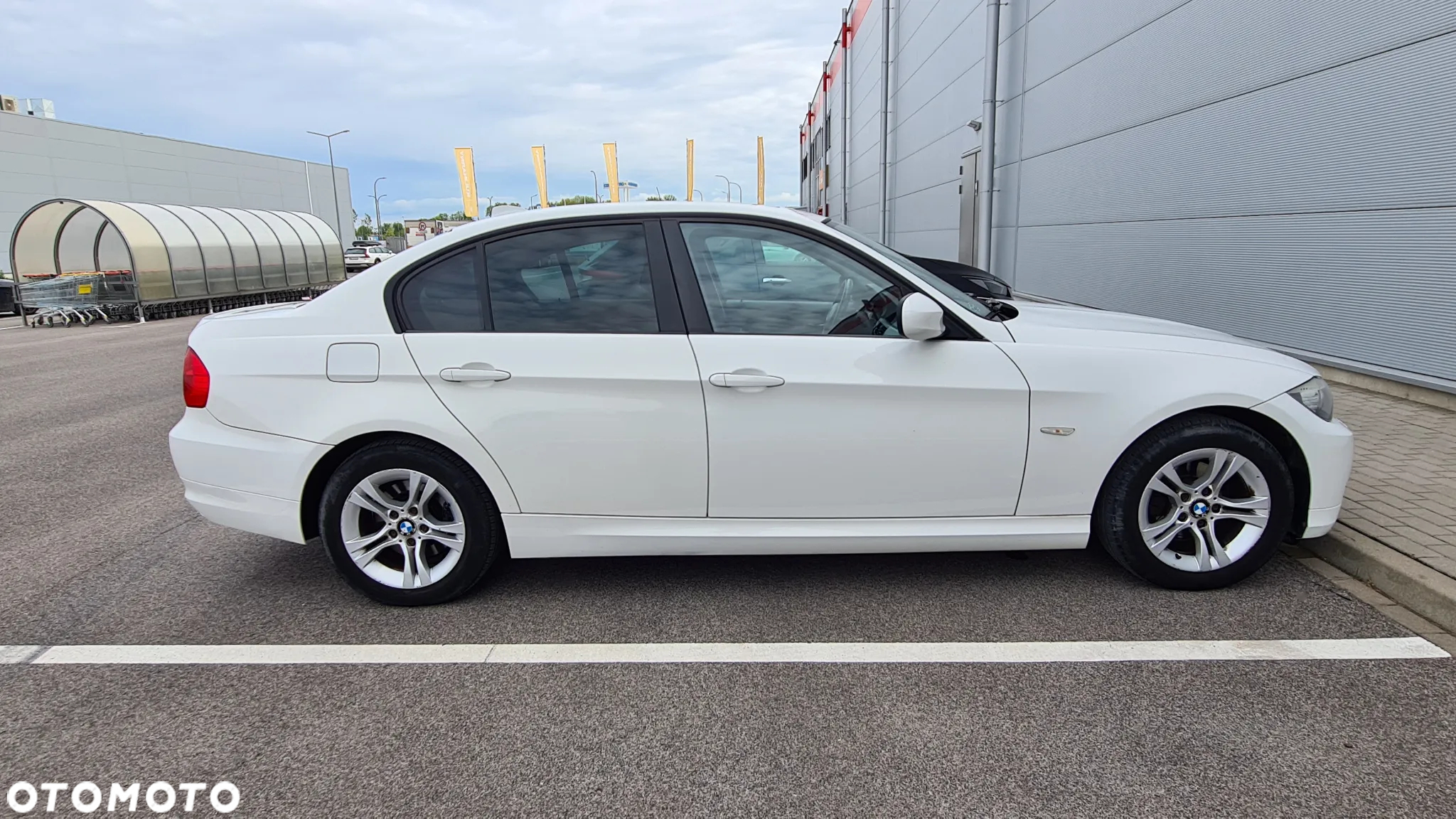 BMW Seria 3 318i - 4