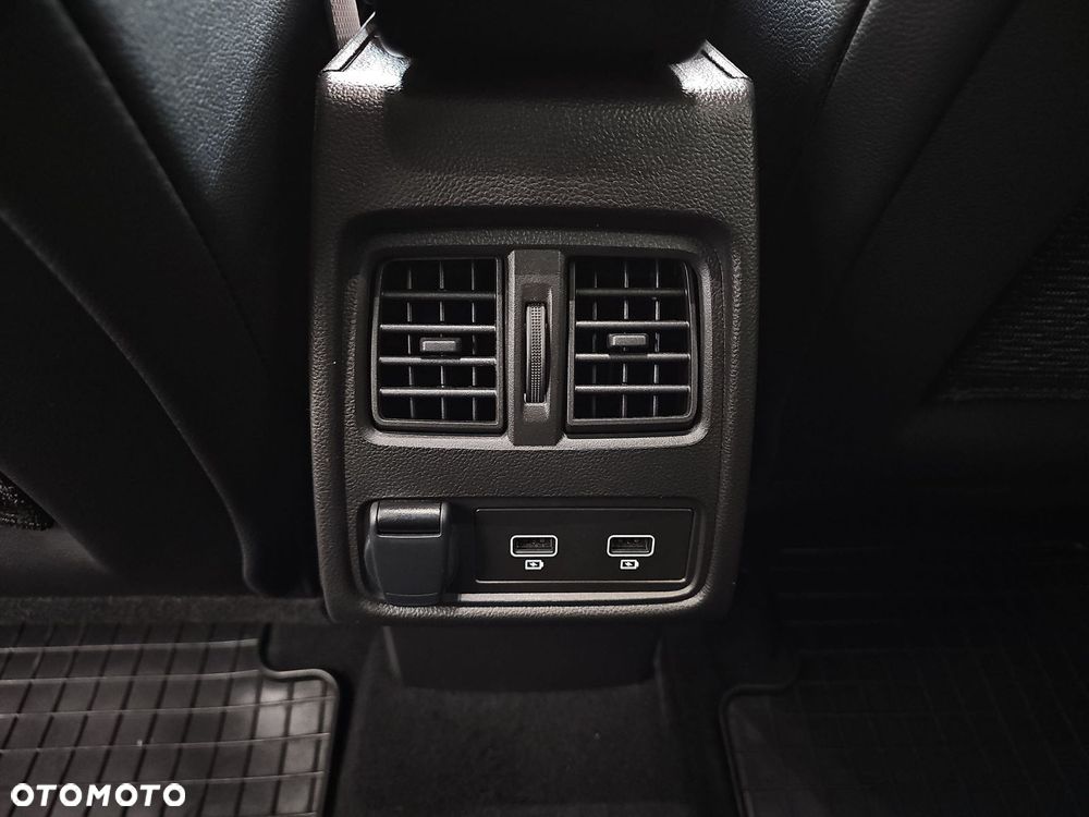 Renault Captur 1.3 TCe mHEV Techno EDC - 29