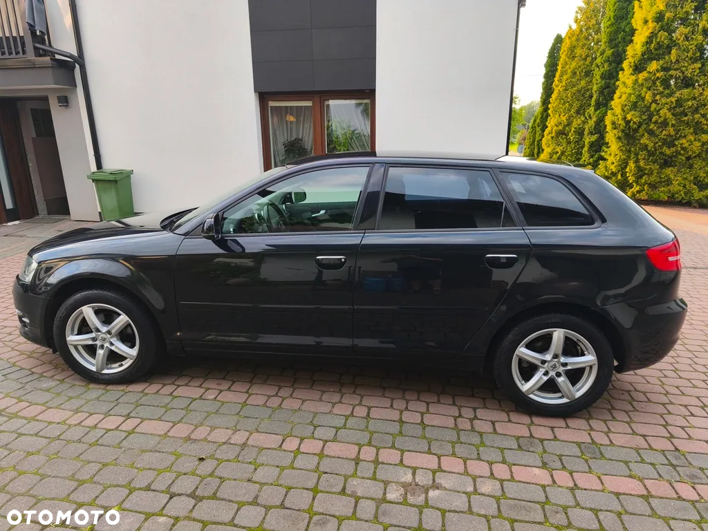 Audi A3 1.6 Sportback Attraction - 14