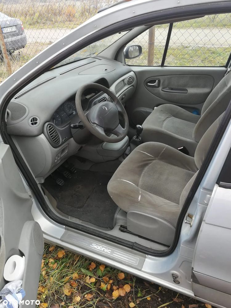 Renault Scenic 1.9 dTi Family - 6