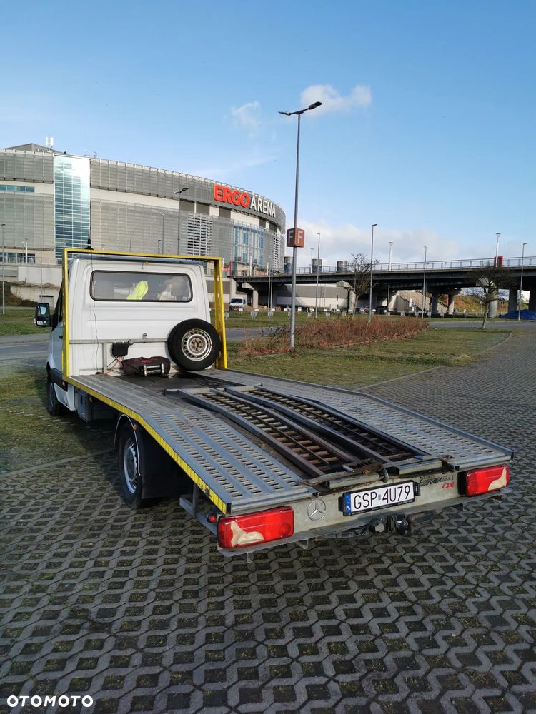 Mercedes-Benz Sprinter - 13