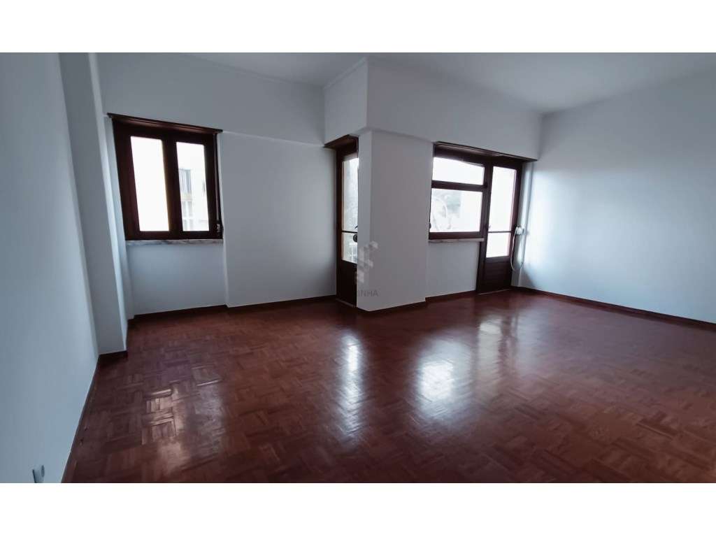 Apartamento T3 com 115 m2 bem localizado. - Grande imagem: 2/5