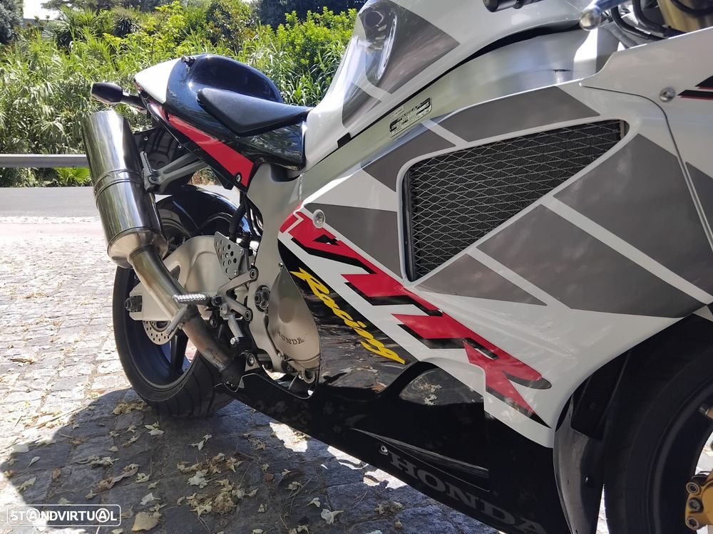 Honda VTR SP02 - 3