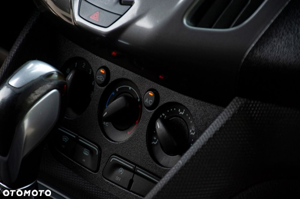 Ford Transit Connect - 32