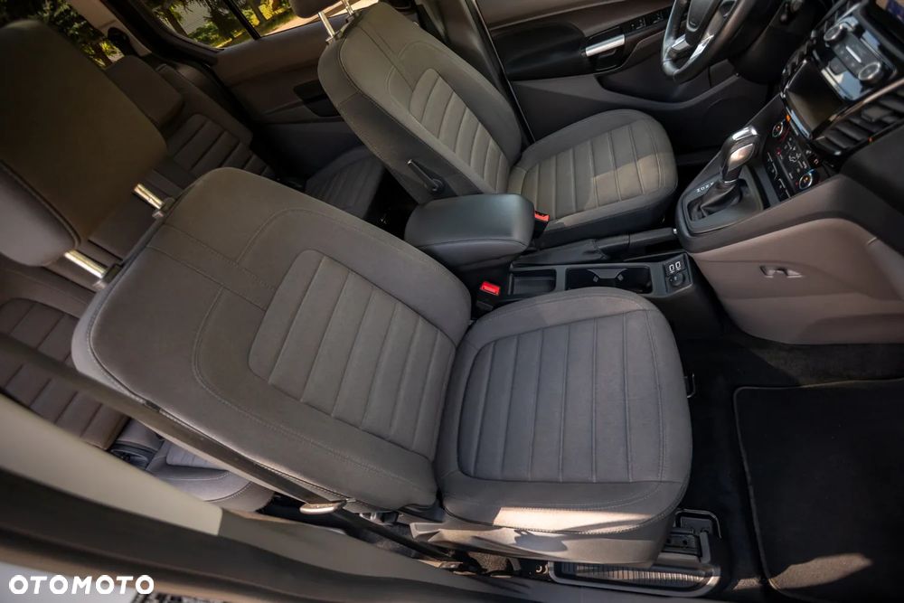 Ford Tourneo Connect Grand - 32