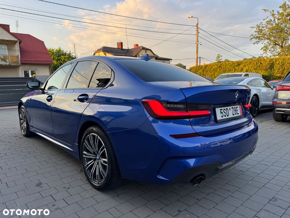 BMW Seria 3 330e M Sport - 11