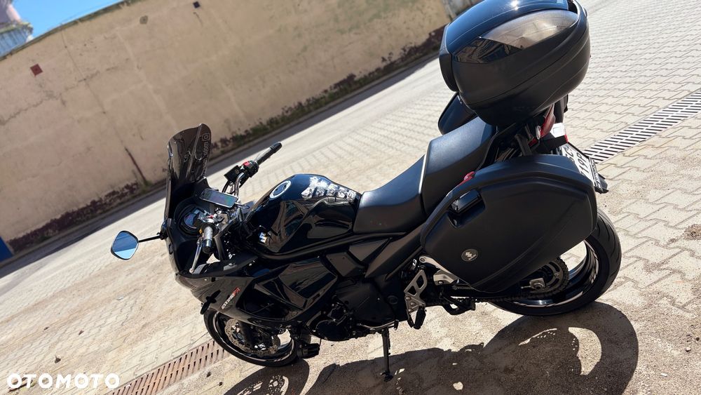 Suzuki GSX - 7