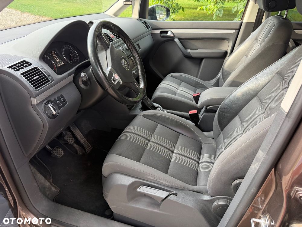 Volkswagen Touran 1.6 TDI DPF BlueMotion Technology MATCH - 5
