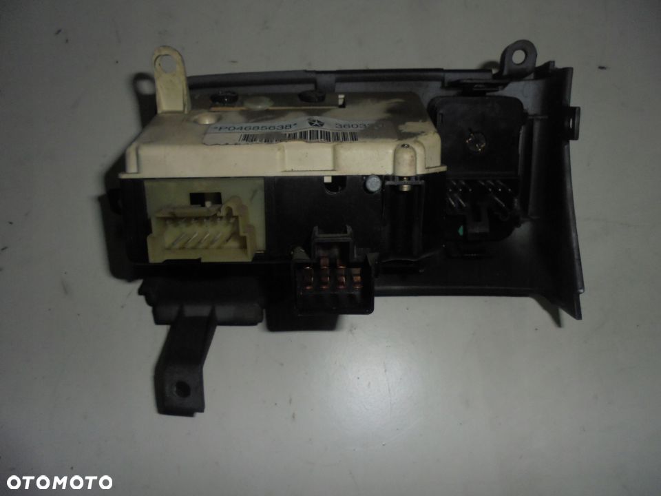 WLACZNIL SWIATEL VOYAGER II 96-00 P04685638 - 3