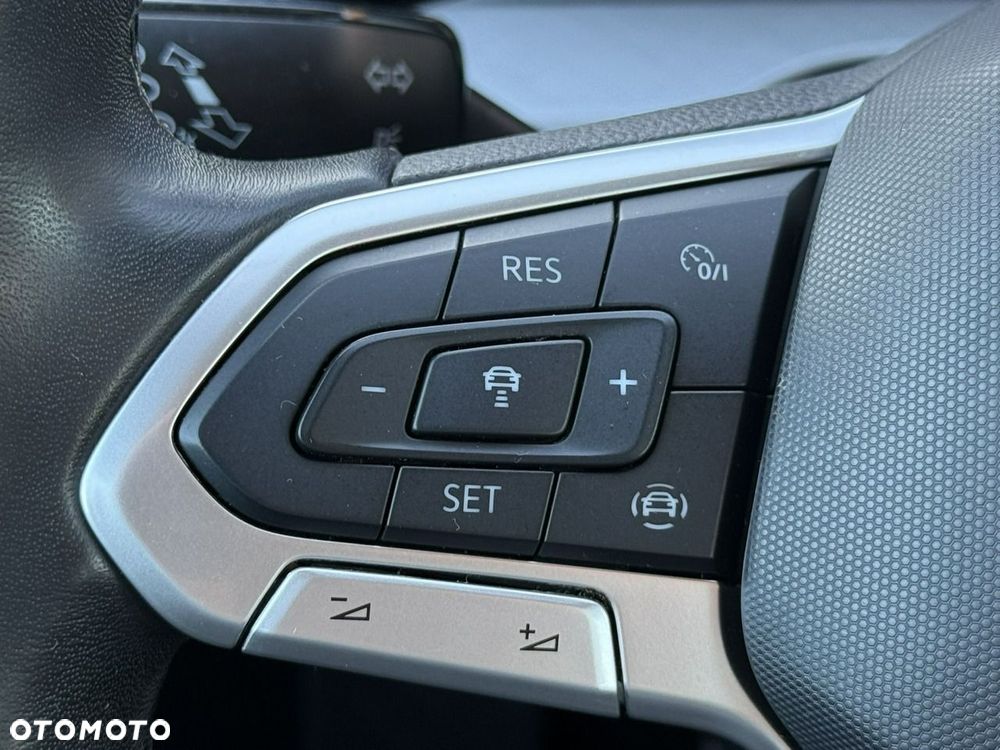 Volkswagen Golf 1.5 TSI EVO Life - 26