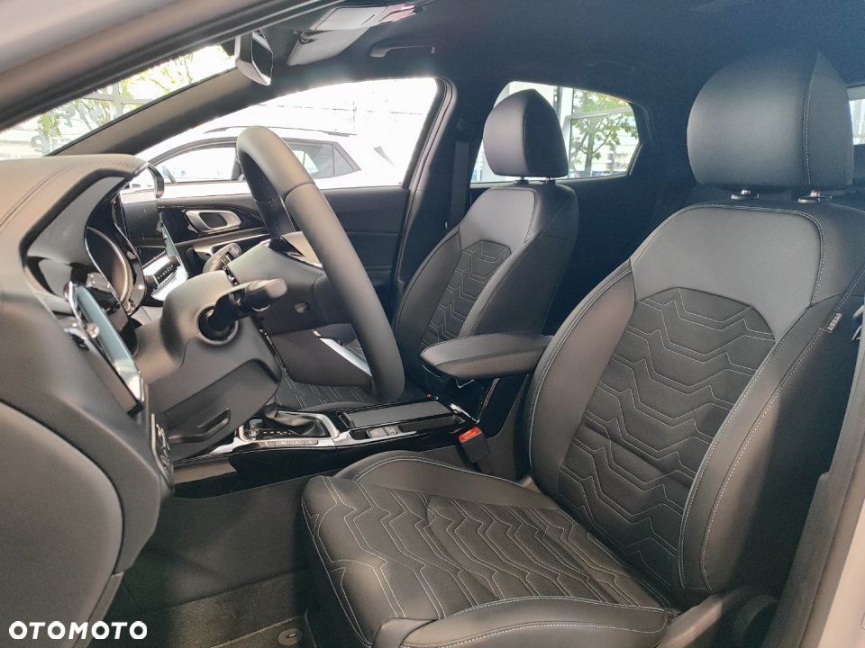 Kia XCeed - 12