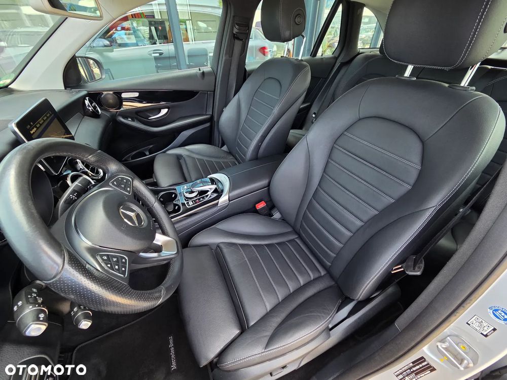 Mercedes-Benz GLC 250 4Matic 9G-TRONIC - 24