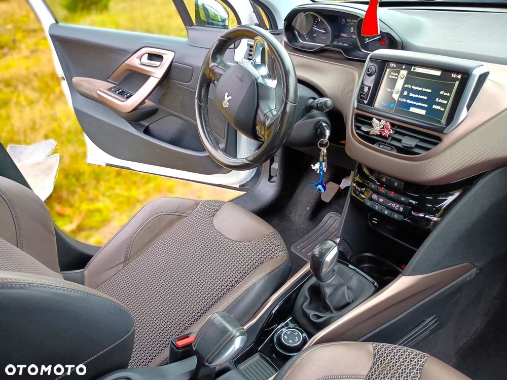 Peugeot 2008 e-HDi FAP 92 STOP & START Allure - 10