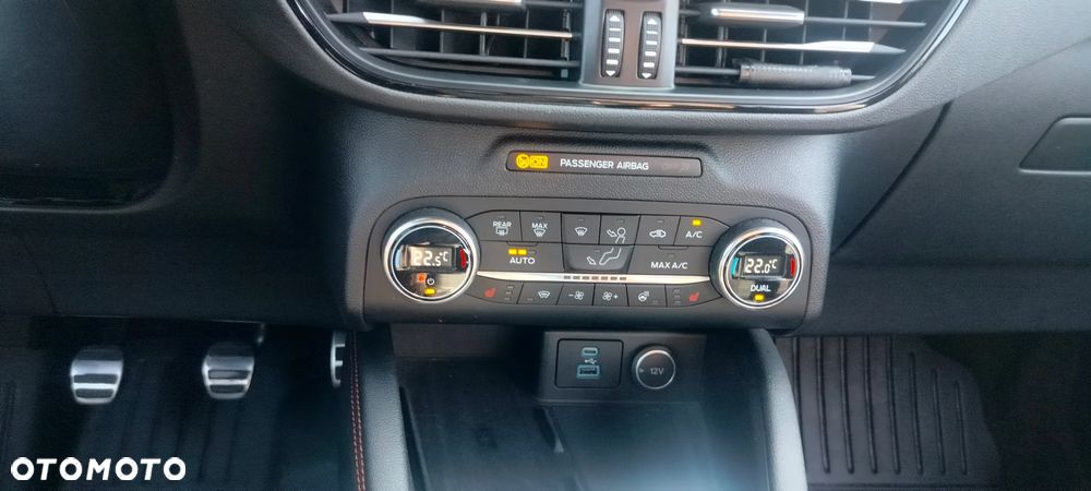 Ford Kuga - 17