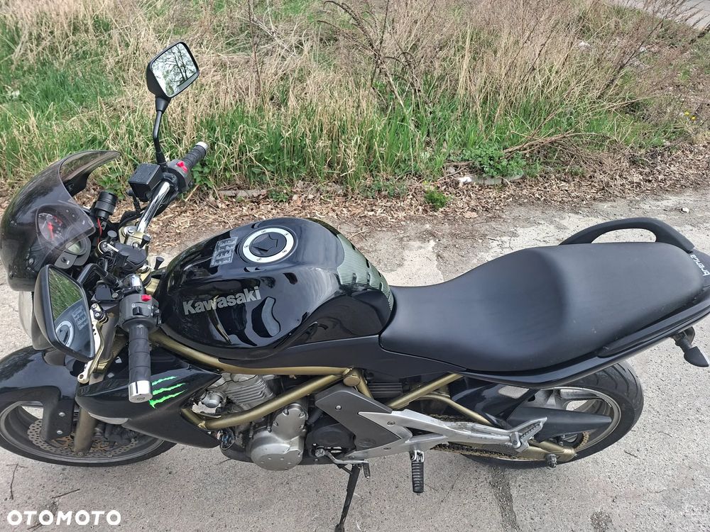 Kawasaki ER - 8