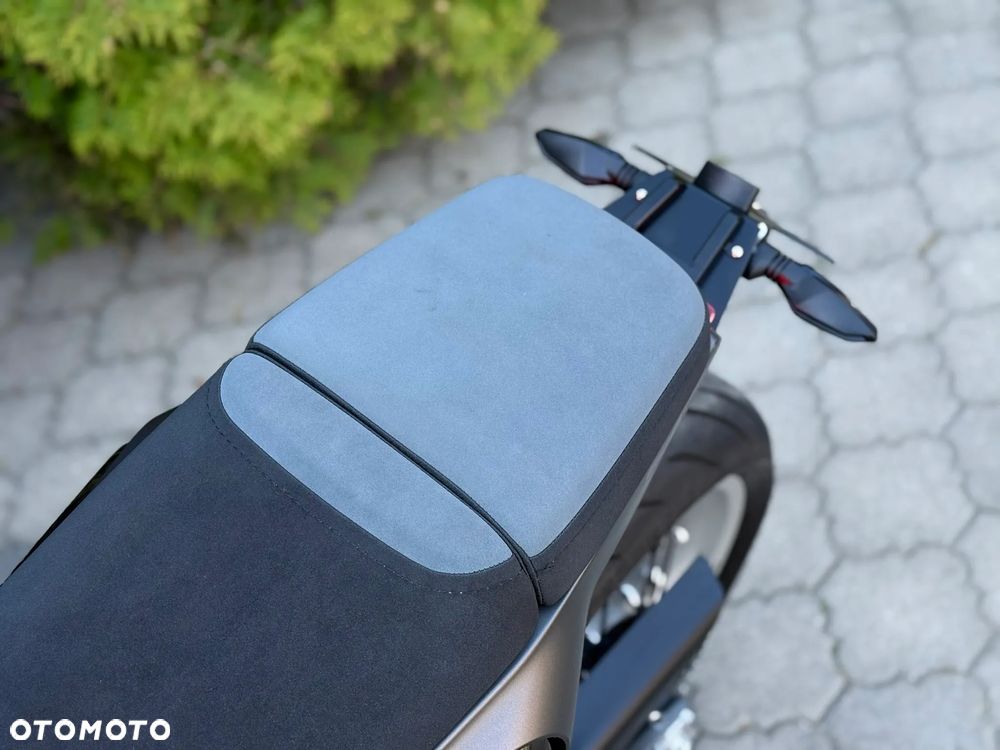 Husqvarna Svartpilen - 33