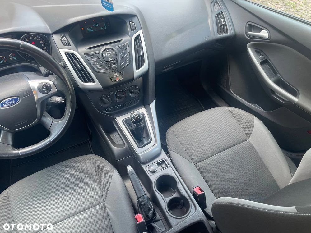 Ford Focus 1.6 Ambiente - 11